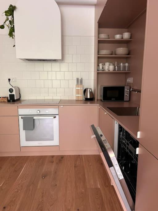 Apartment Zwirn, Free Parking, 24/7 Access Bratislava Esterno foto